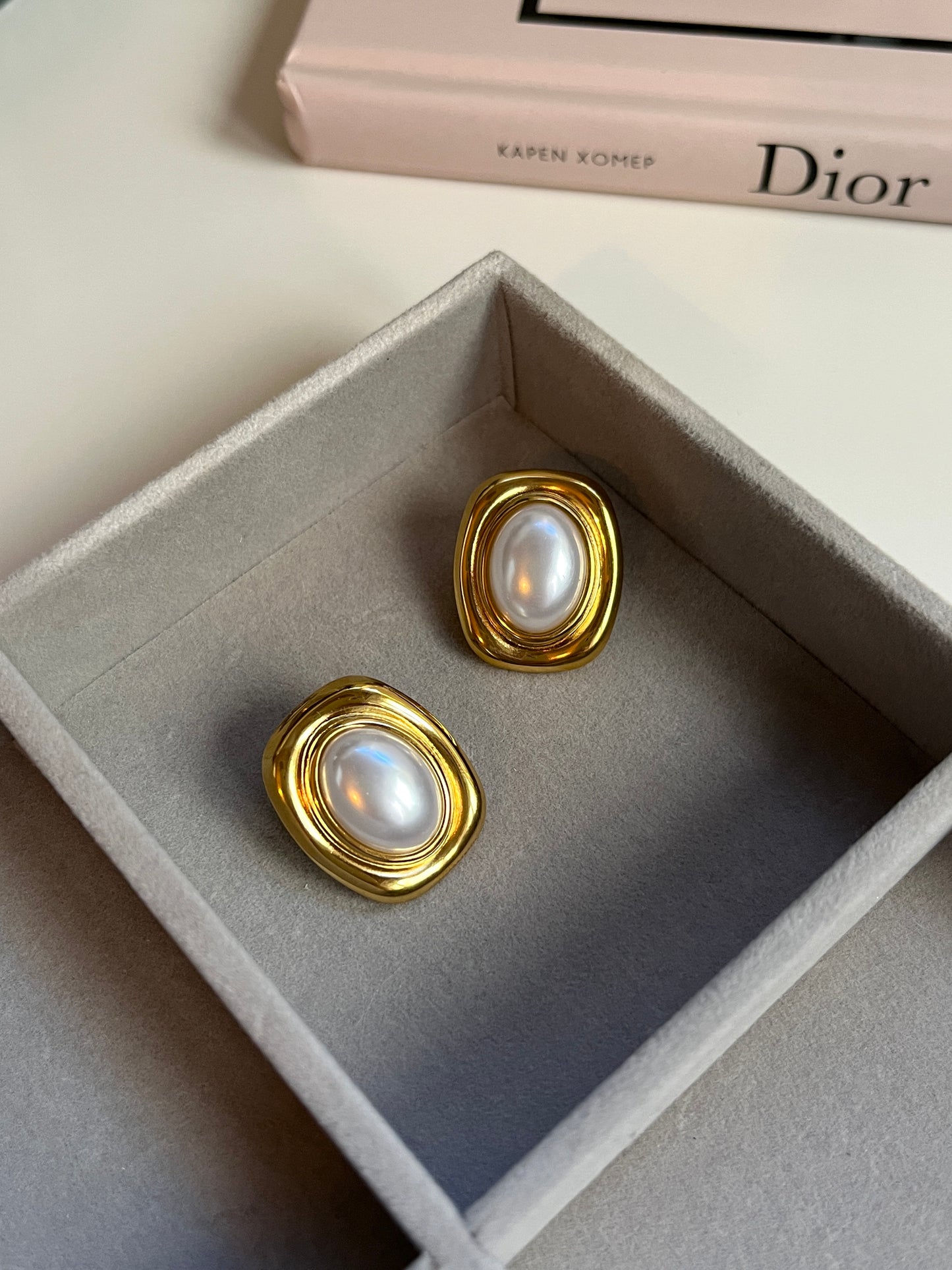 Leona earrings pearl