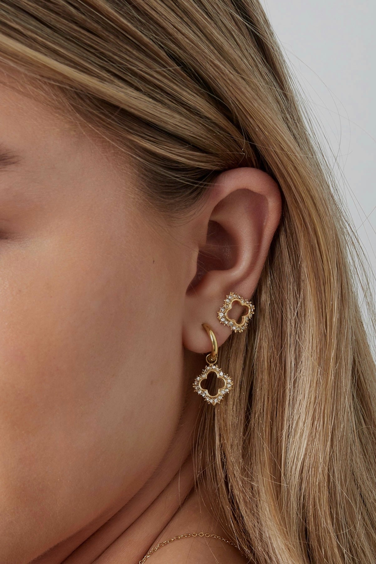Clover stud earrings