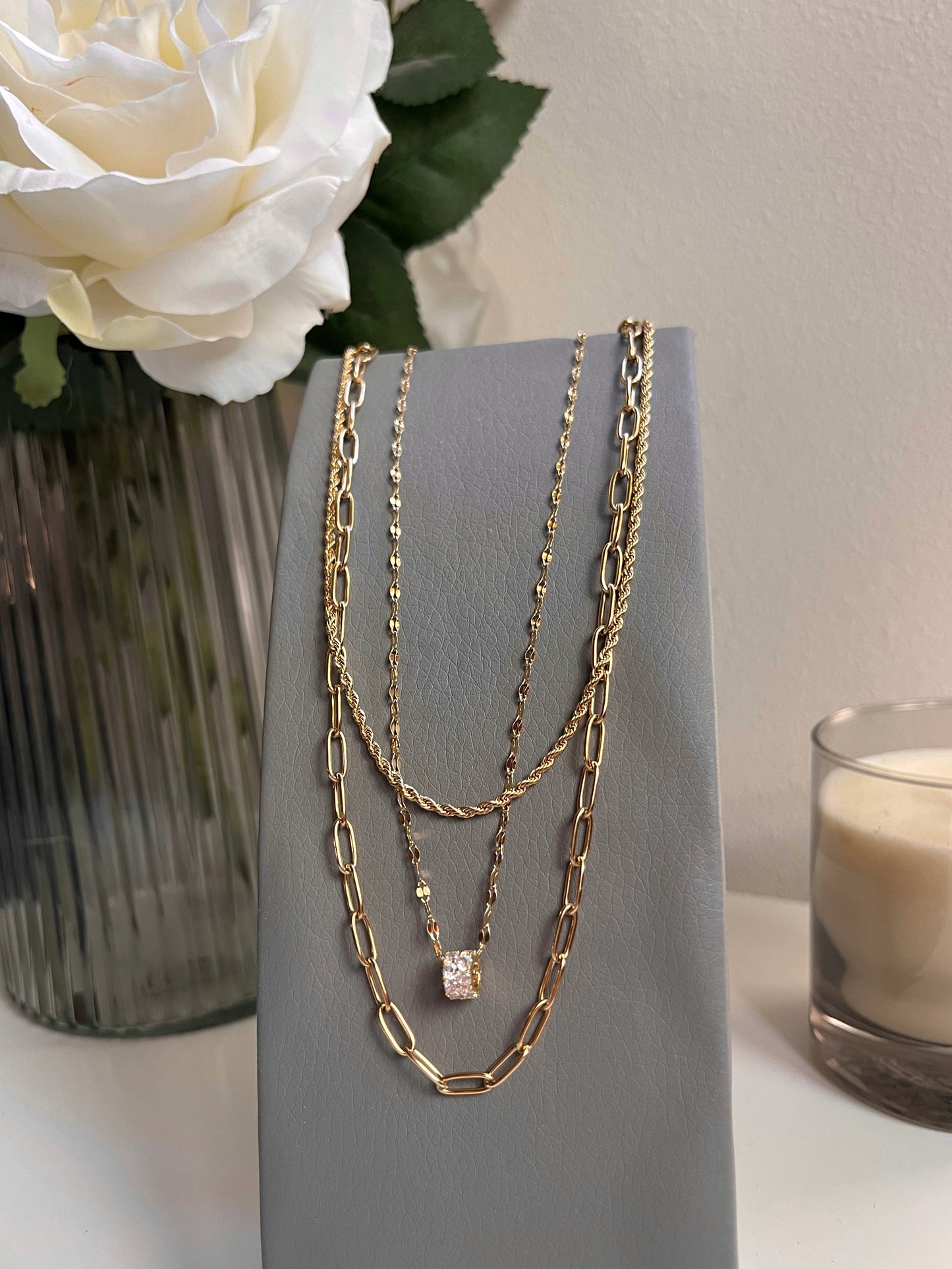 Twisted chain necklace