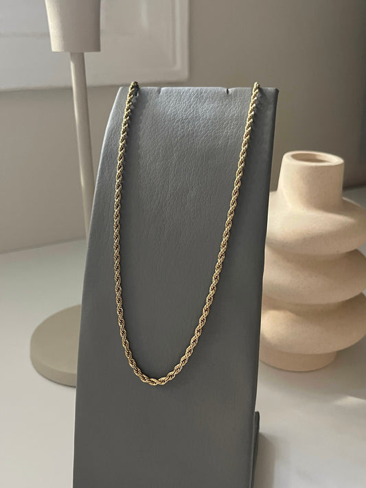 Twisted long necklace