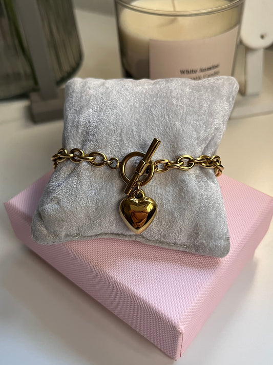 Heart toggle bracelet gold