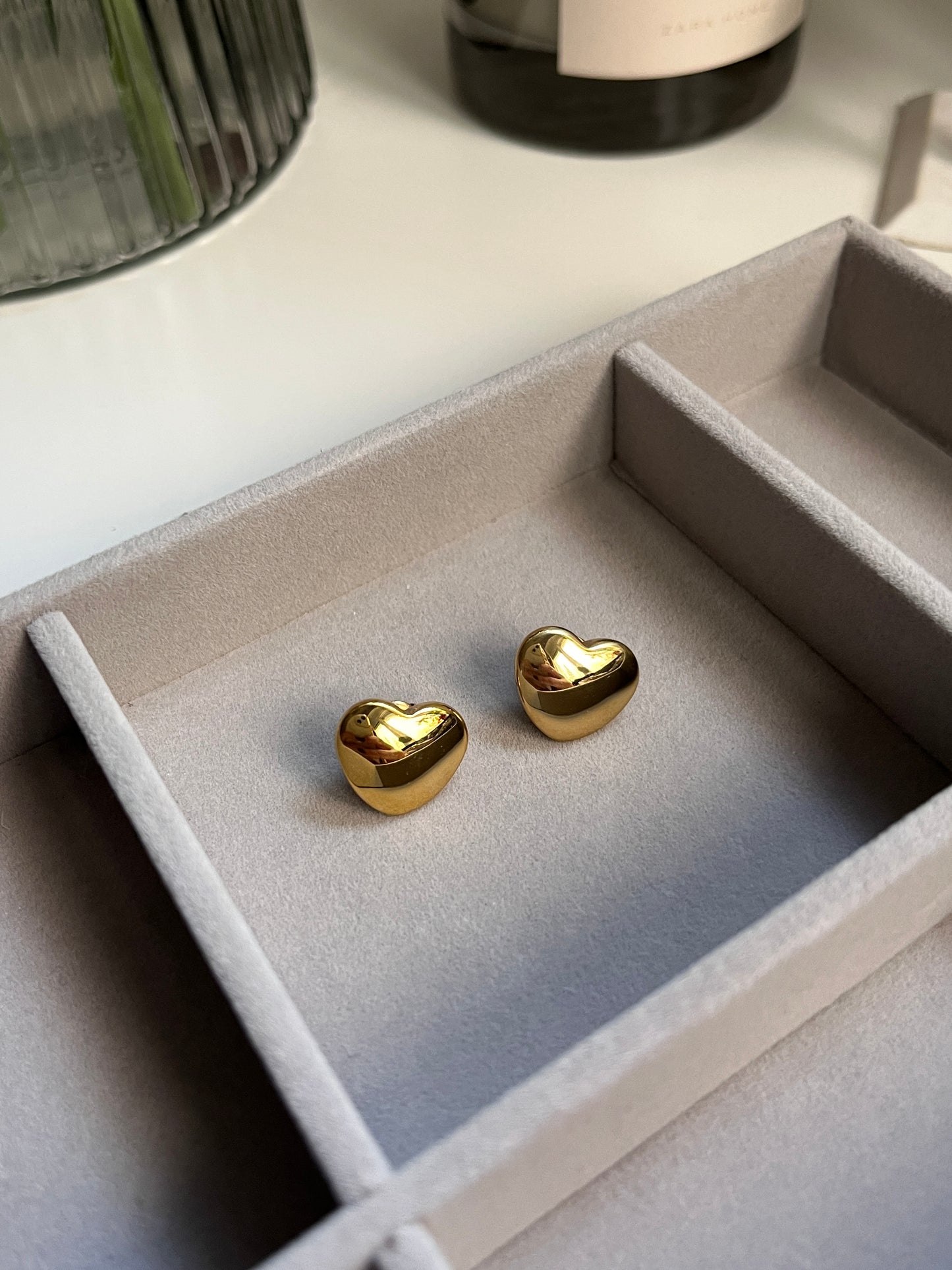 Heart stud earrings