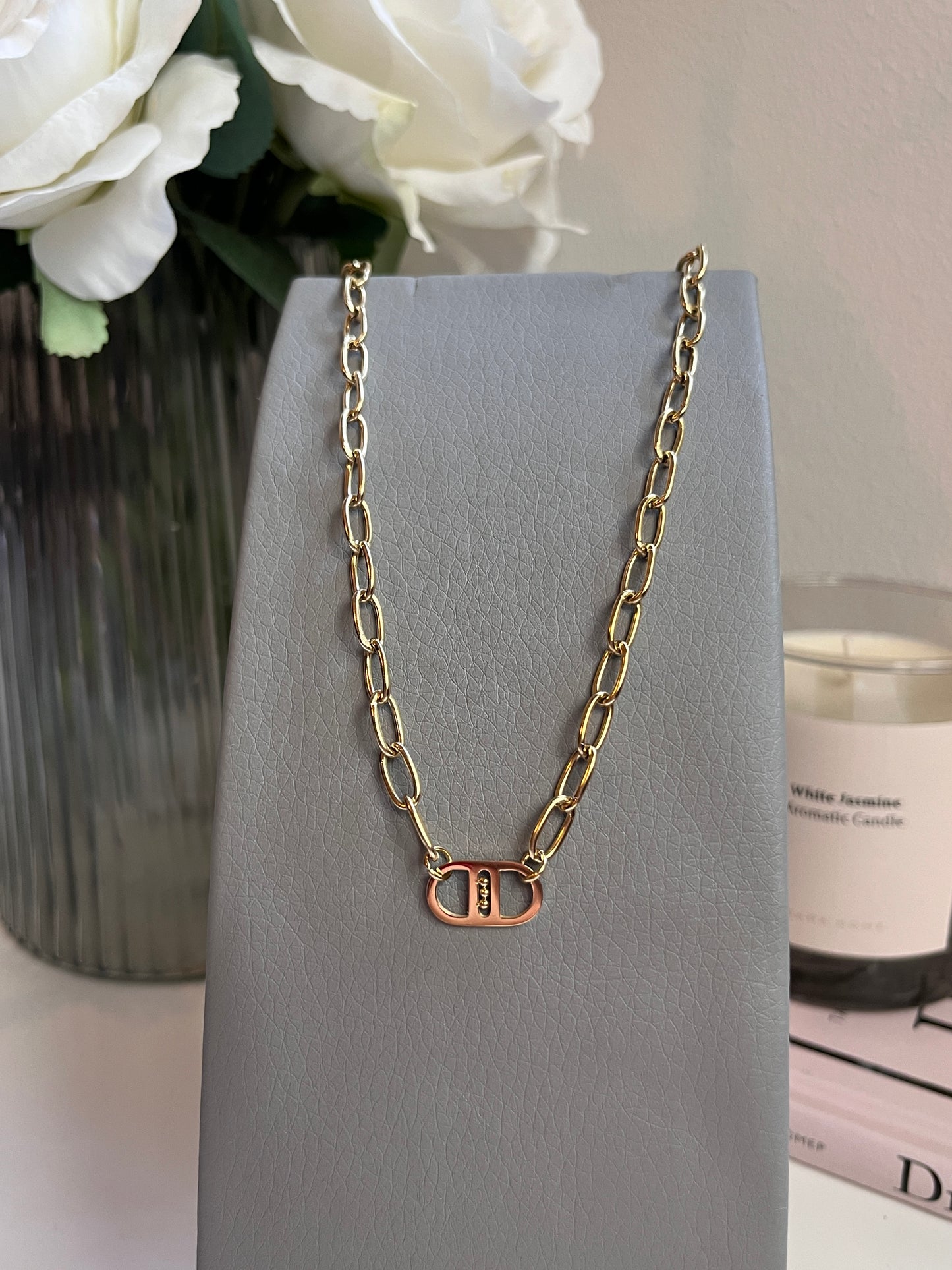 CD thin chain necklace